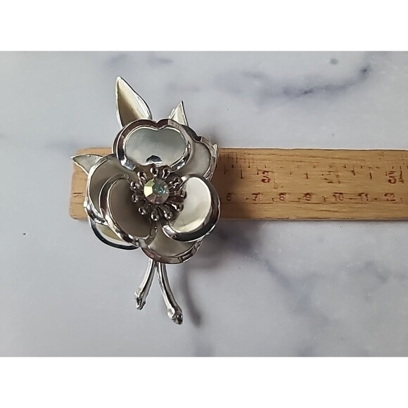 Silver Floral Rhinestone Brooch Vintage - Picture 10 of 10
